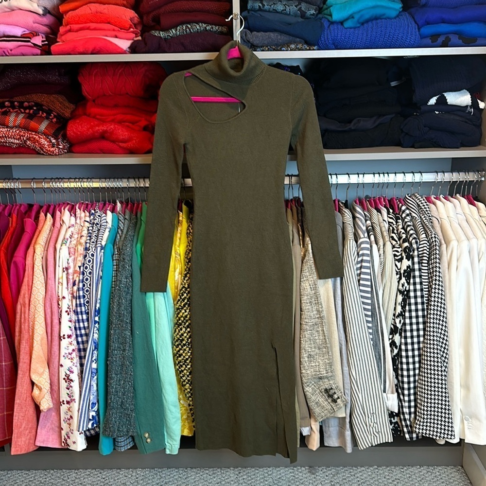 Forever 21 army green long sleeve turtleneck sweater dress size S NWT